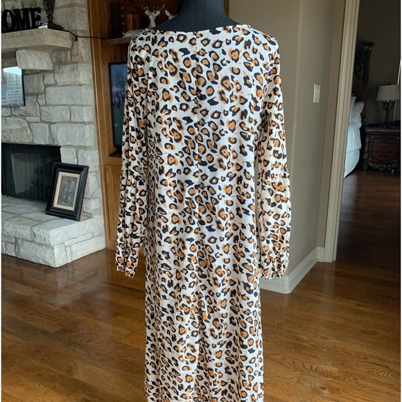 Animal Print Asymmetrical Oversized Blouse - Picture 3 of 11